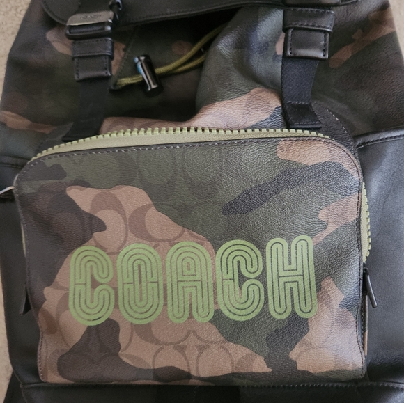 COACH Track Backpack In Signature Canvas Green Camo Print - Picture 3 of 9